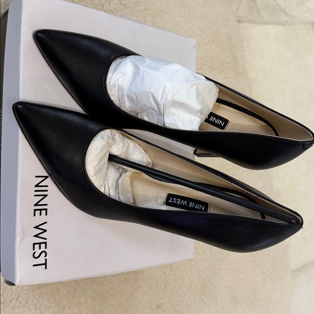 NEW IN BOX  Nine West Tatiana Classic Black Stiletto Pumps Size 7M
